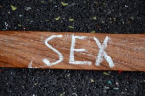 Di Balik Viral “Jasa Kwentu” Terdapat Ketimpangan Ekonomi, Kesepian, dan Negara yang Absen